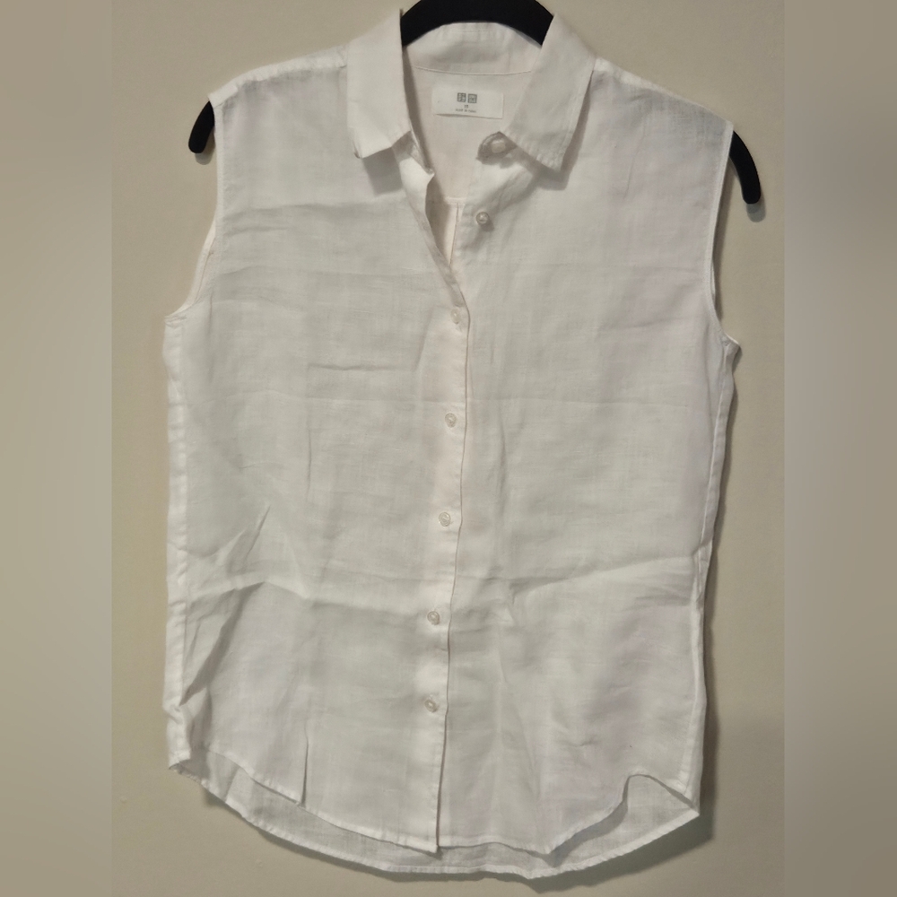 Uniqlo White Sleeveless Button-Down Shirt